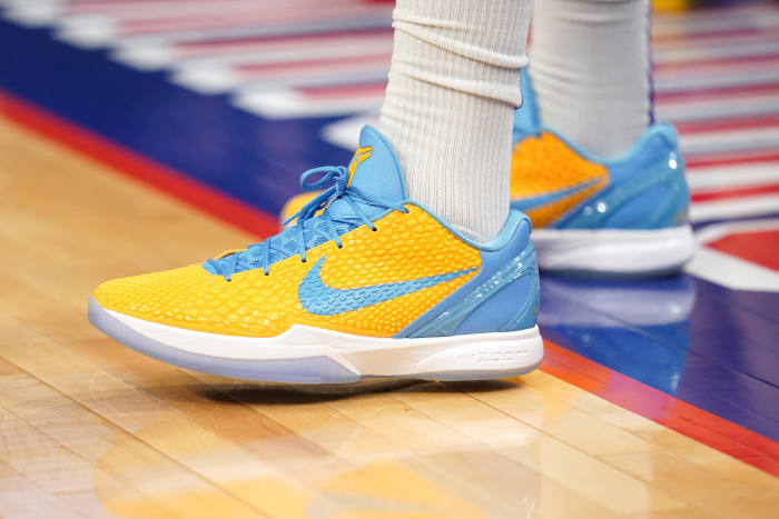 Los Angeles Lakers forward Anthony Davis wears the Nike Kobe 6 Protro 'MPLS' sneakers against the Golden State Warriors on February 12, 2022.